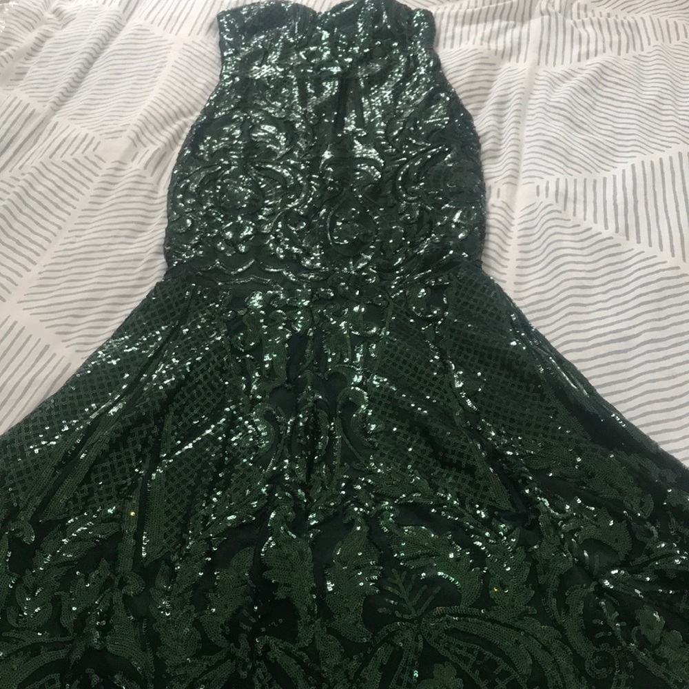 Emerald Sequin Gown - Picture 3 of 7